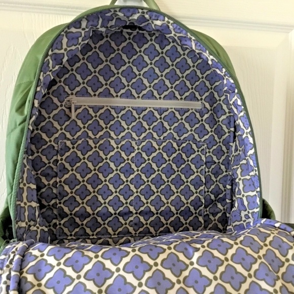 Vera Bradley Essential Large Backpack Pearlized Cedar Green R$195